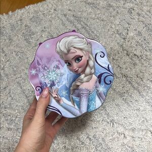 Disney Frozen Elsa And Anna Tin Box